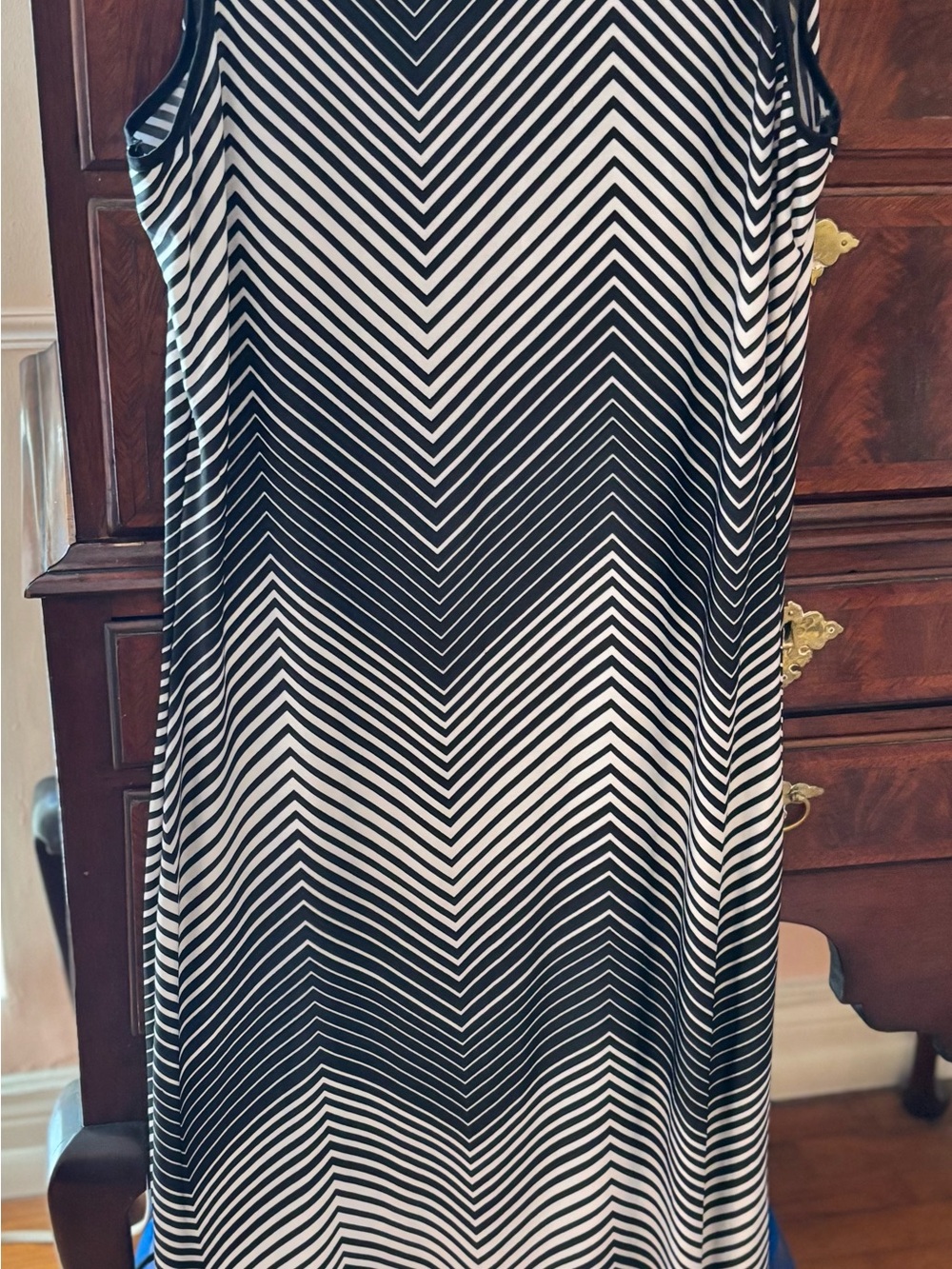 Sleeveless Black and White Chevron Maxi Dress - Classic Striped V-Pattern